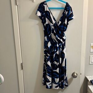 Maggy London Blue and White Floral Midi Dress